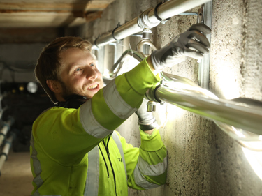 Albin Andersson, rörmokare