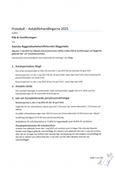 Vit bakgrund med svart text.