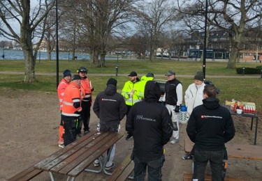 Bild från medlemsveckan 2025 när medlemskrets Motala bjuder på grillat i Motala Stadspark.