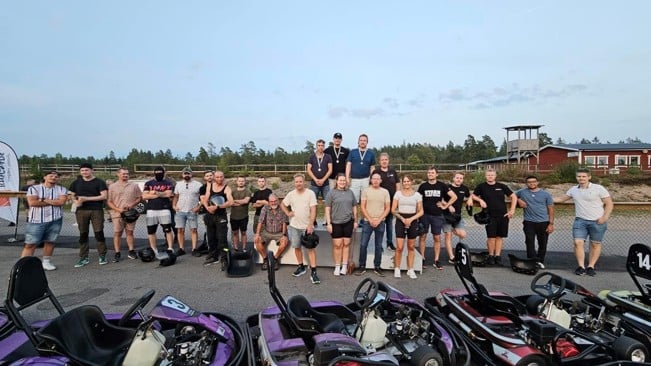 Växjö kretsen på medlemsmöte där de körde gocart