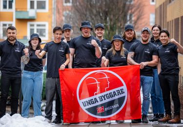 Ett gäng unga byggare