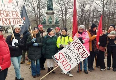 Kvinnor på arbetarmarschen i Stockholm