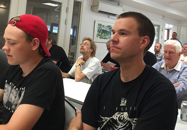 Bild på ett möte med kretsen