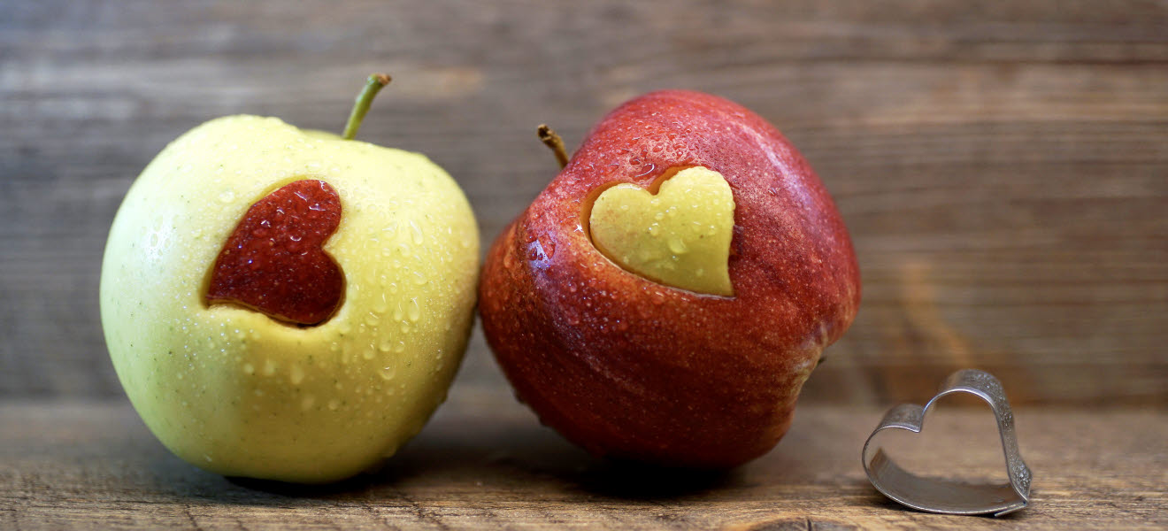 Äpplen med hjärtan.