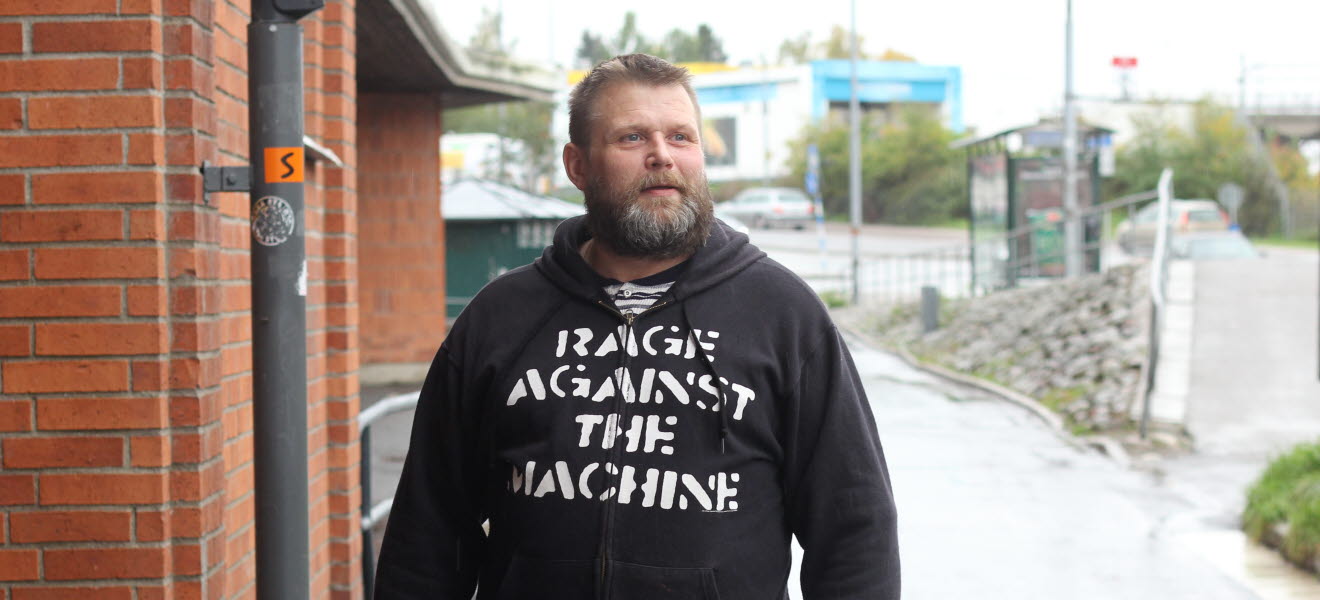 Fredrik Gustafsson i Rage Against the Machine-tröja